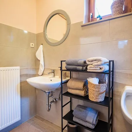 דירה Angel's Nest With Sauna And Fitness יסניצה